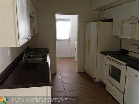 4th image of 2850 NW 18th Ct