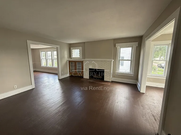 301 Roslyn Ave NW #303 — Photo 8