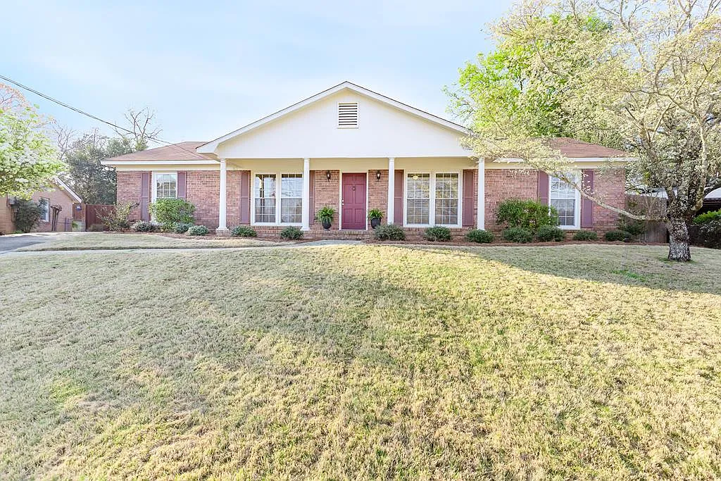 3926 Winkfield Pl photo 1