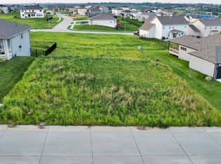 16956 Cora St, Bennington, NE 68007