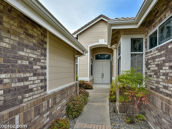 2nd image of 401 Angelrock Ct