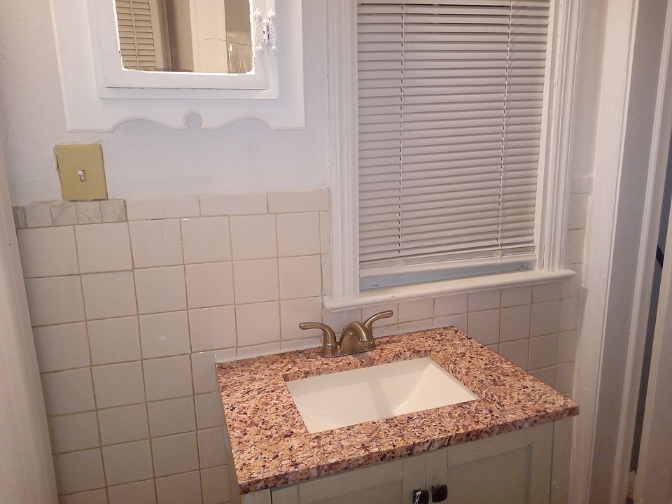 2nd image of 1204 Little Bay Ave #4