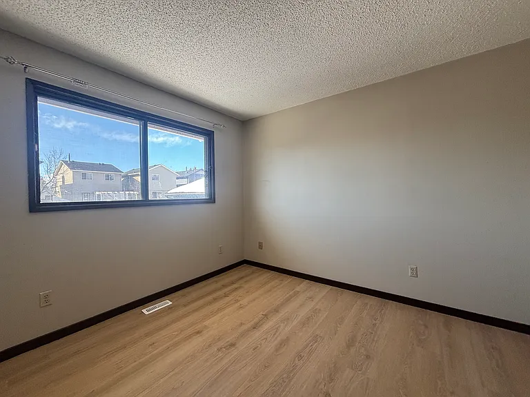 67 Castledale Way NE — Photo 14