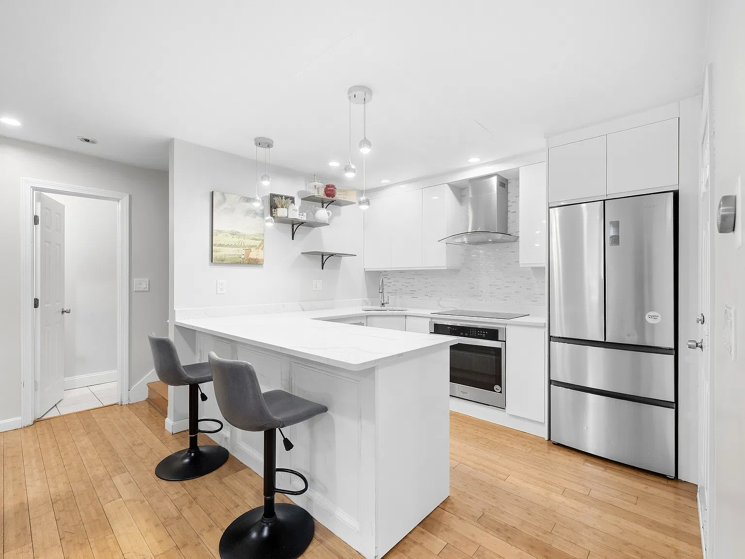 2 bed, 1.5 bath, 924 sqft, $2,900 — Photo 2