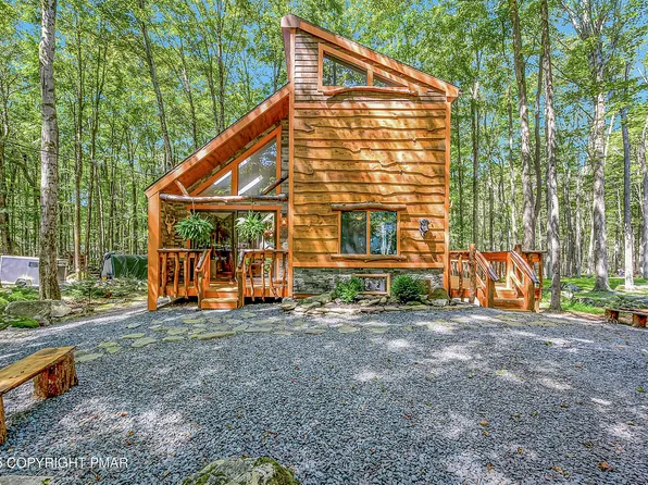 133 Minisink Dr, Pocono Lake, PA 18347