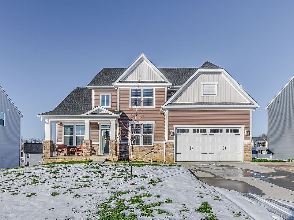 Gorgeous Colonial style home