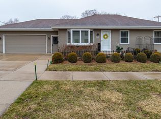 744 E Pacific St, Appleton, WI 54911