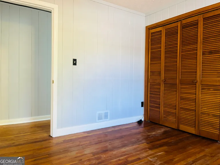 406 E Main St — Photo 14