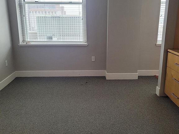 3rd image of 908 Walnut St