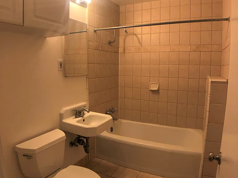 272 Abbot Ave #4 — Photo 16