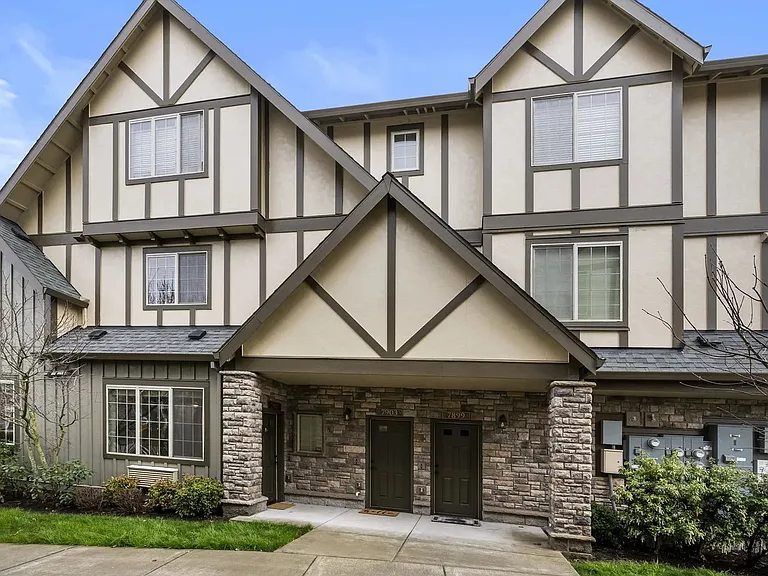 7907 NE Rockne Way — Photo 33