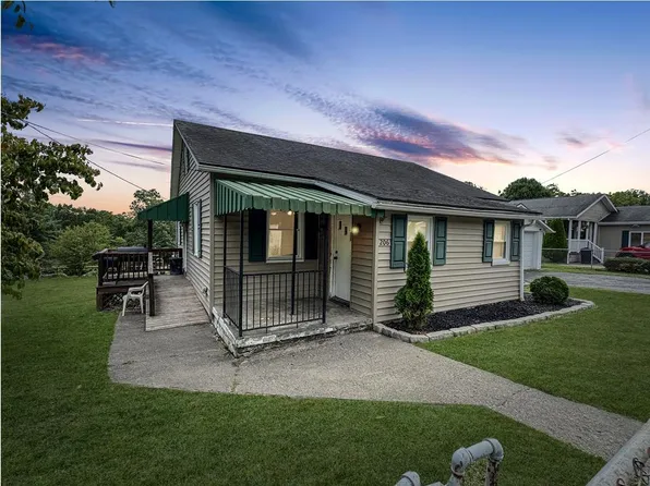 206 Hoist Rd, Beckley, WV 25801