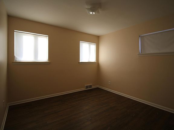 5th image of 13730 Allan Ave