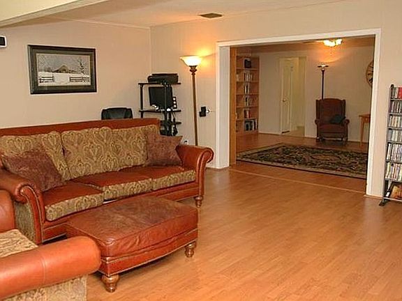 4th image of 1440 Sunset Ln