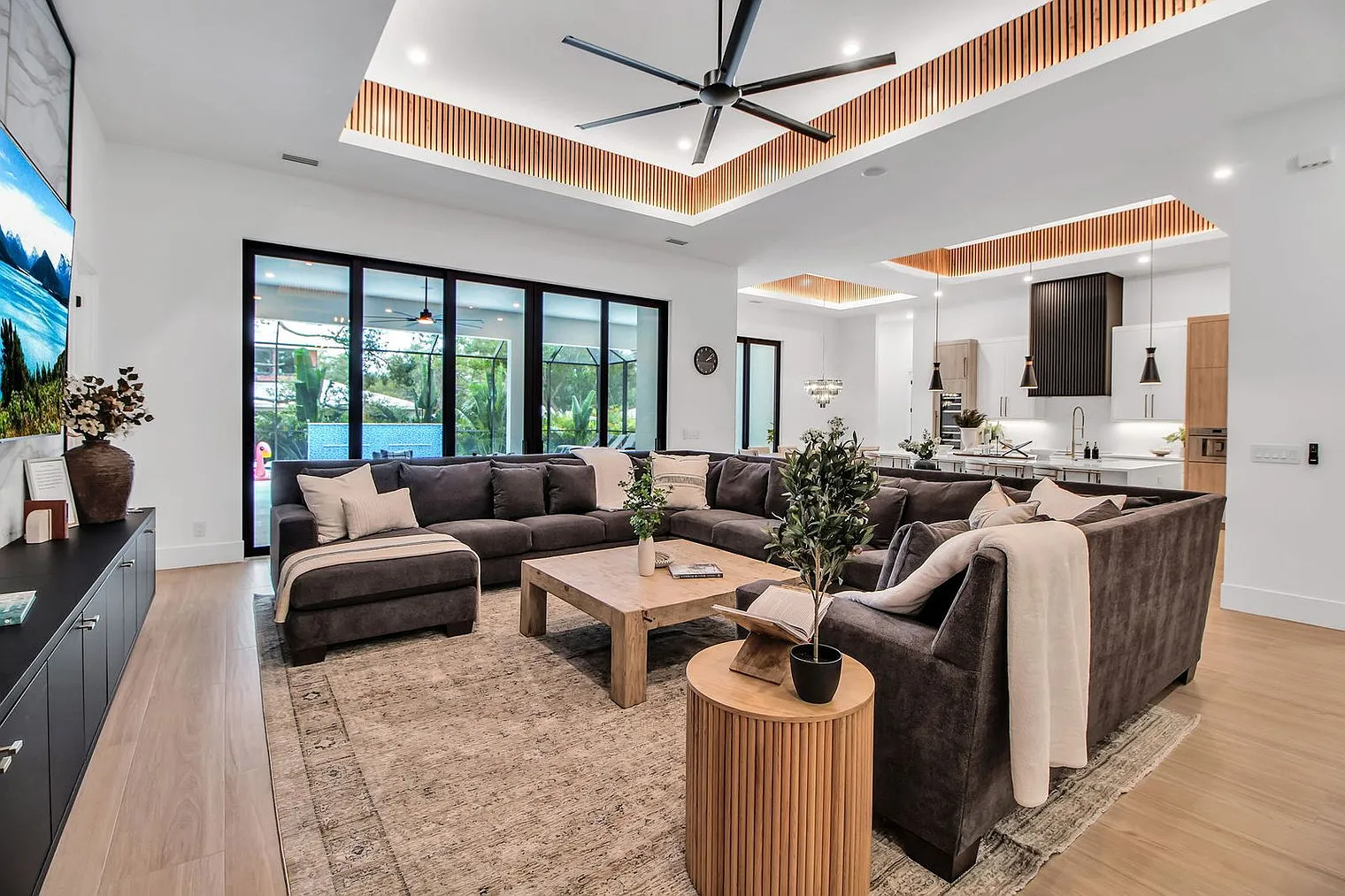 5 bed, 4.5 bath, 3541 sqft, $18,709 — Photo 1