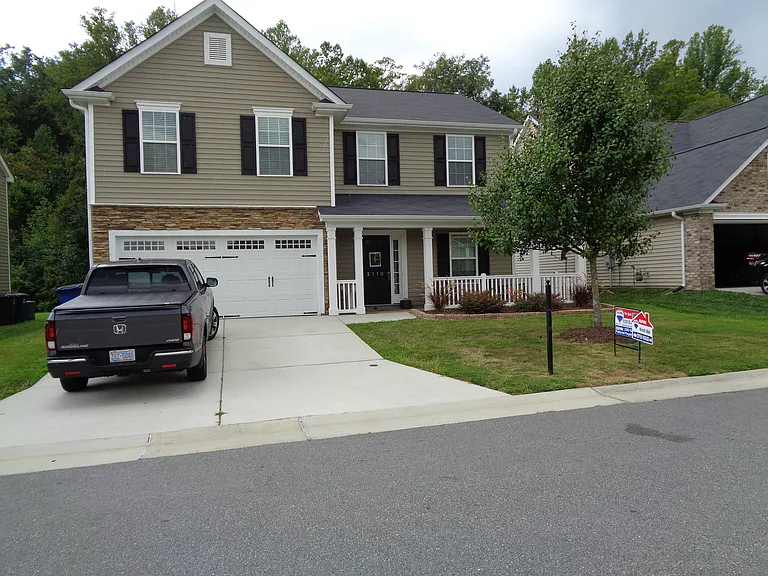 2110 Longburn Dr — Photo 4