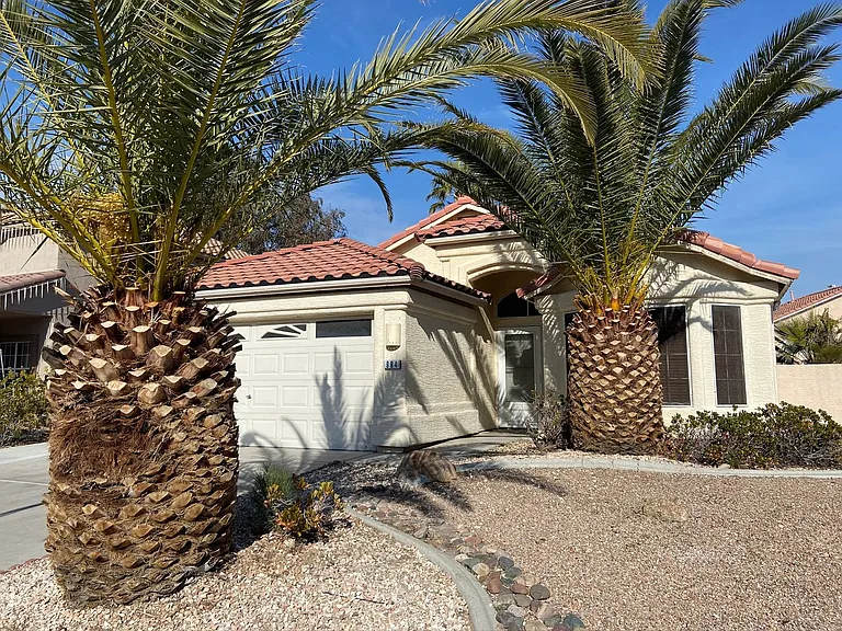 994 Trackers Glen Ave — Photo 3