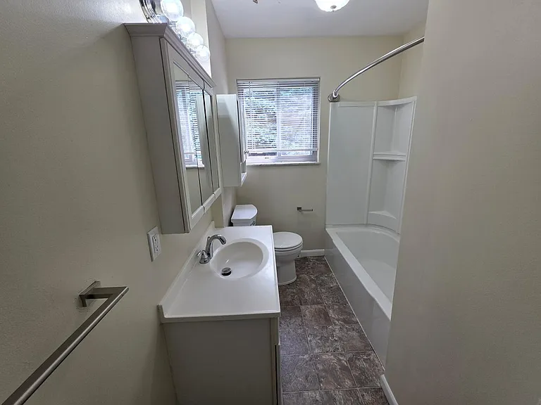 1531 Eaton Dr — Photo 12