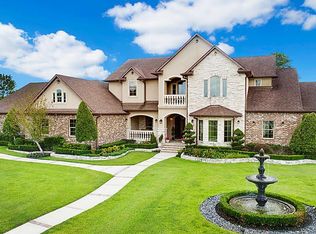 2 Steven Luke Ln, Friendswood, TX 77546