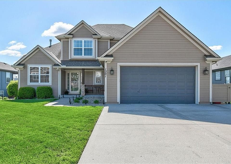 1st image of 1201 NW Boxelder Ct