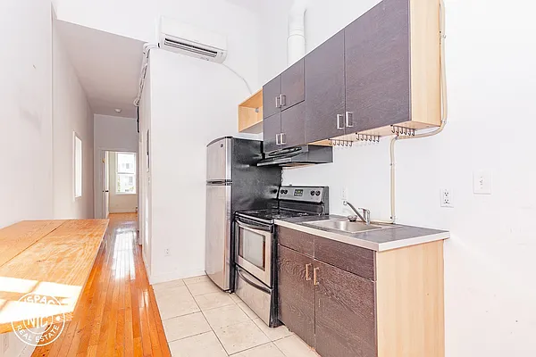 Rented by MySpaceNYC | media 12