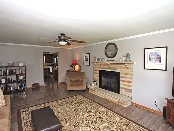 4th image of 317 Teryl Dr