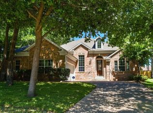 3720 Boxwood Dr, Grand Prairie, TX 75052