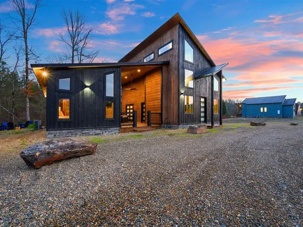 311 Lookout Pines Trl, Broken Bow, OK 74728