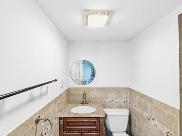 2756 Mill Avenue image 8 of 28