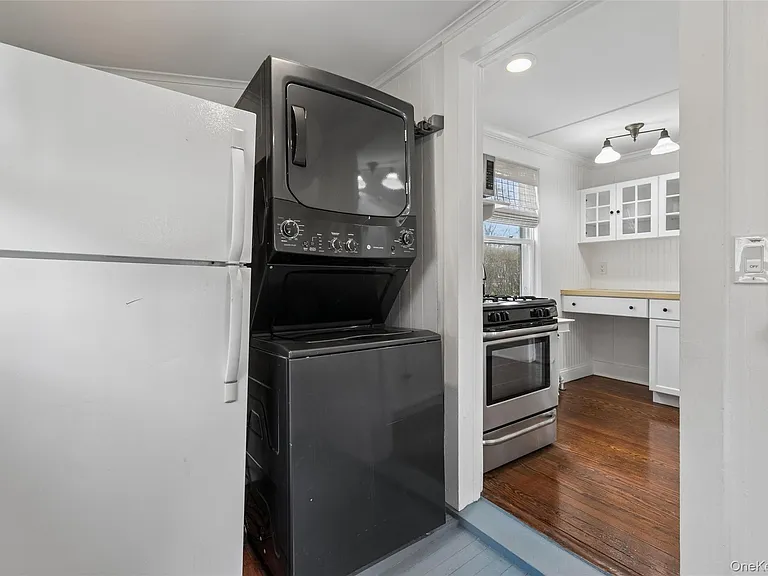 424 Main St — Photo 9