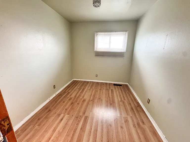 3607 Covert Ave — Photo 6