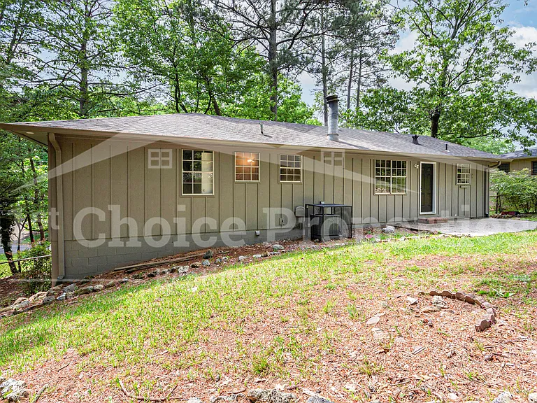 1421 Brewster Cir — Photo 5