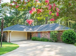 476 Edgewood Dr, Pineville, LA 71360