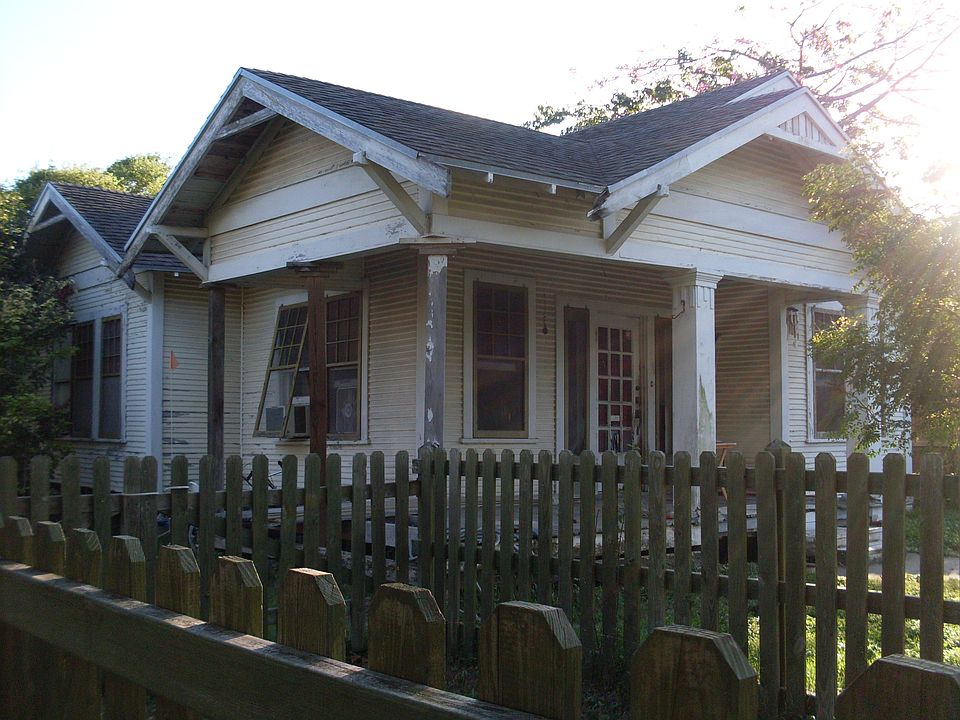 1st image of 819 Furman Ave