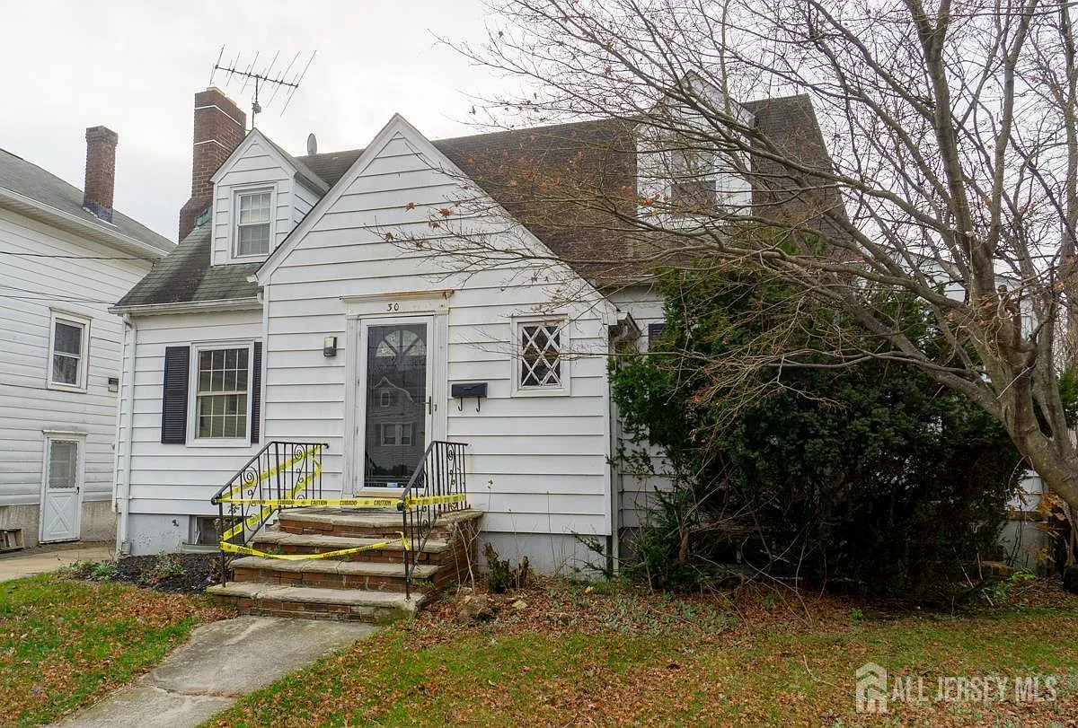 30 Burton Ave photo 1