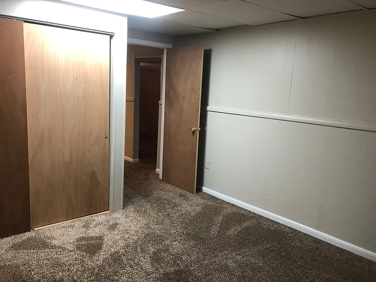 Please note flooring is now a beautiful luxury vinyl plank