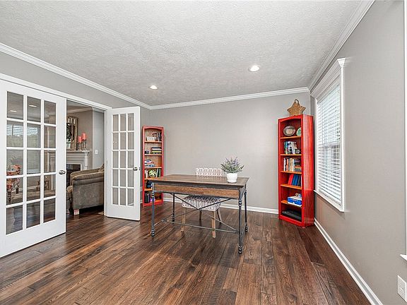 4th image of 4815 Harvest Dr