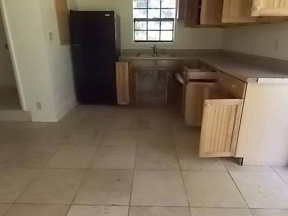5th image of 12805 Pompanic St