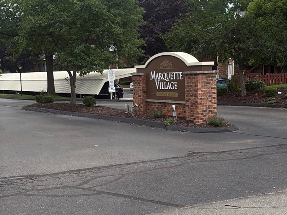 1st image of 1695 Shoemaker Dr