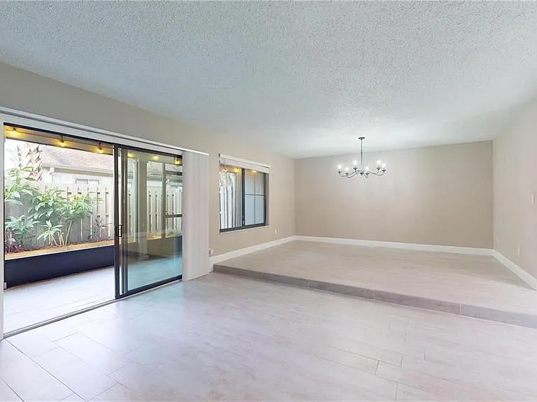 202 Pine Cone Trl — Photo 3