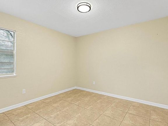 5th image of 230 E Virginia St #F