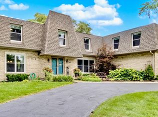 842 Winmoor Dr, Sleepy Hollow, IL 60118