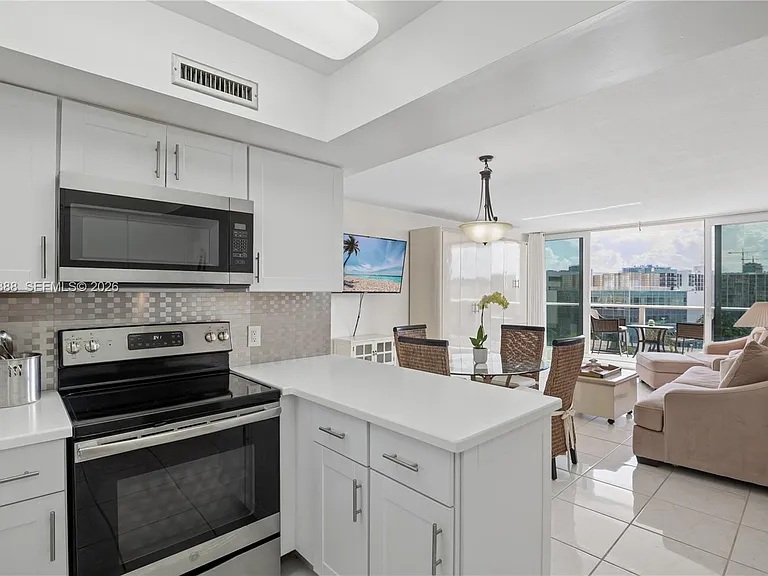 3505 S Ocean Dr #604 — Photo 9