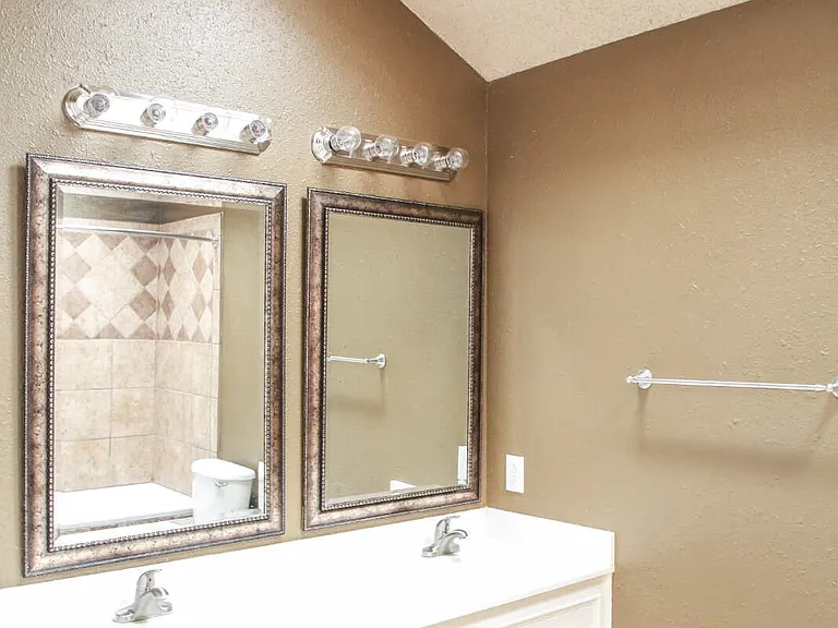9705 Abbeville Ave — Photo 10