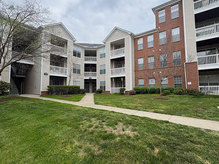 310 Riverbend Dr #1E — Photo 7
