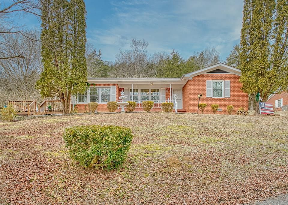 1st image of 701 Hillside Dr