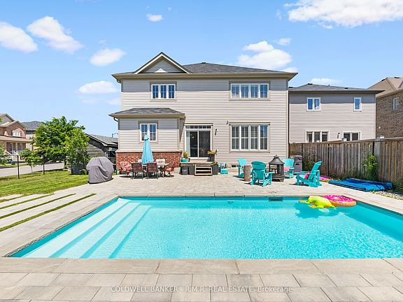 2nd image of 3 Don Hadden Cres