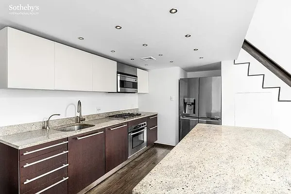 Sold by Sotheby's International Realty | media 8