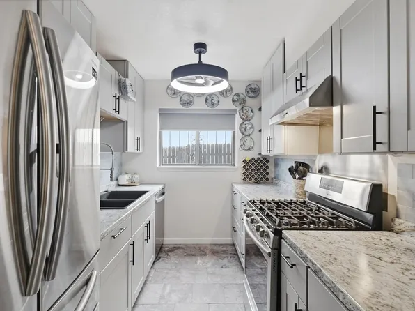 1832 Vail Ct SE, Albuquerque, NM 87106