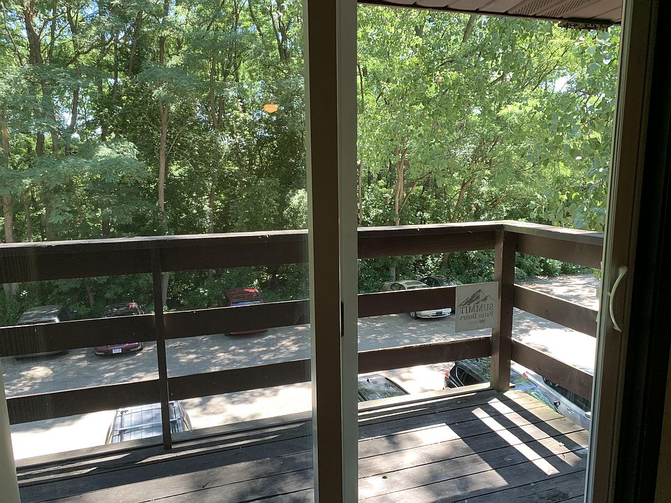 Balcony View, Living Rm